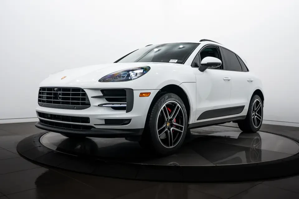 2024 Porsche Macan S - Image 12 of 13