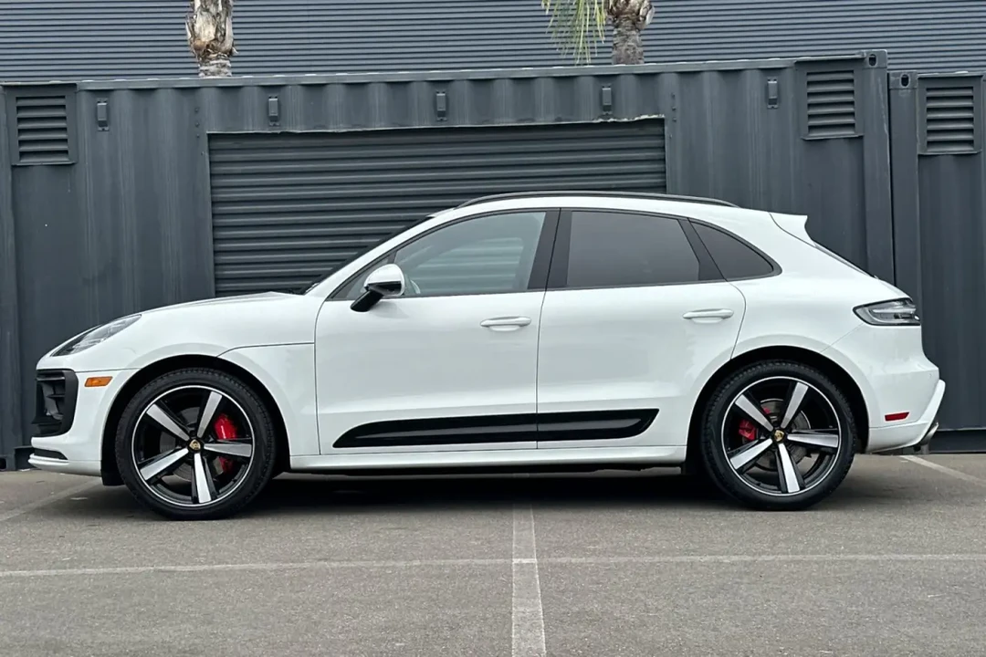 2024 Porsche Macan S - Image 2 of 7