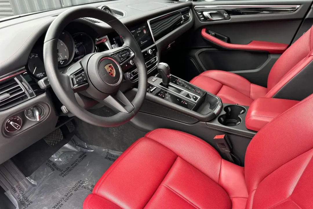 2024 Porsche Macan S - Image 4 of 7