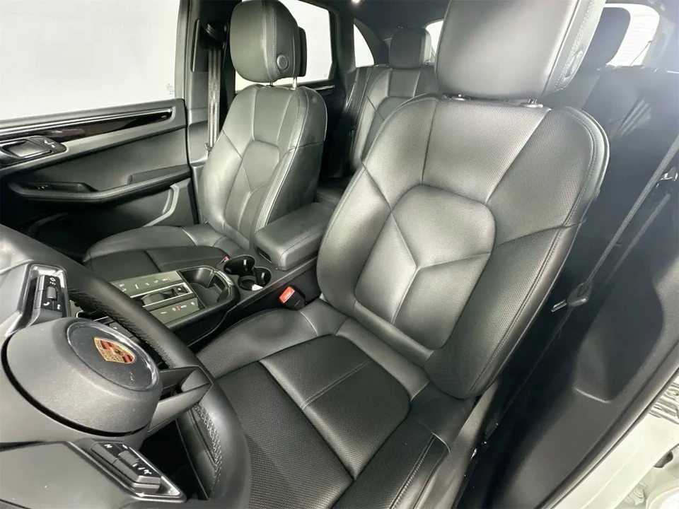 2024 Porsche Macan S - Image 6 of 8