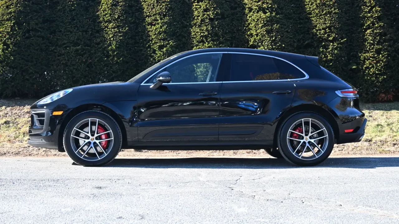 2024 Porsche Macan S - Image 2 of 13