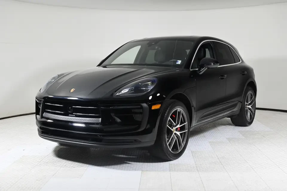 2024 Porsche Macan S - Image 12 of 13