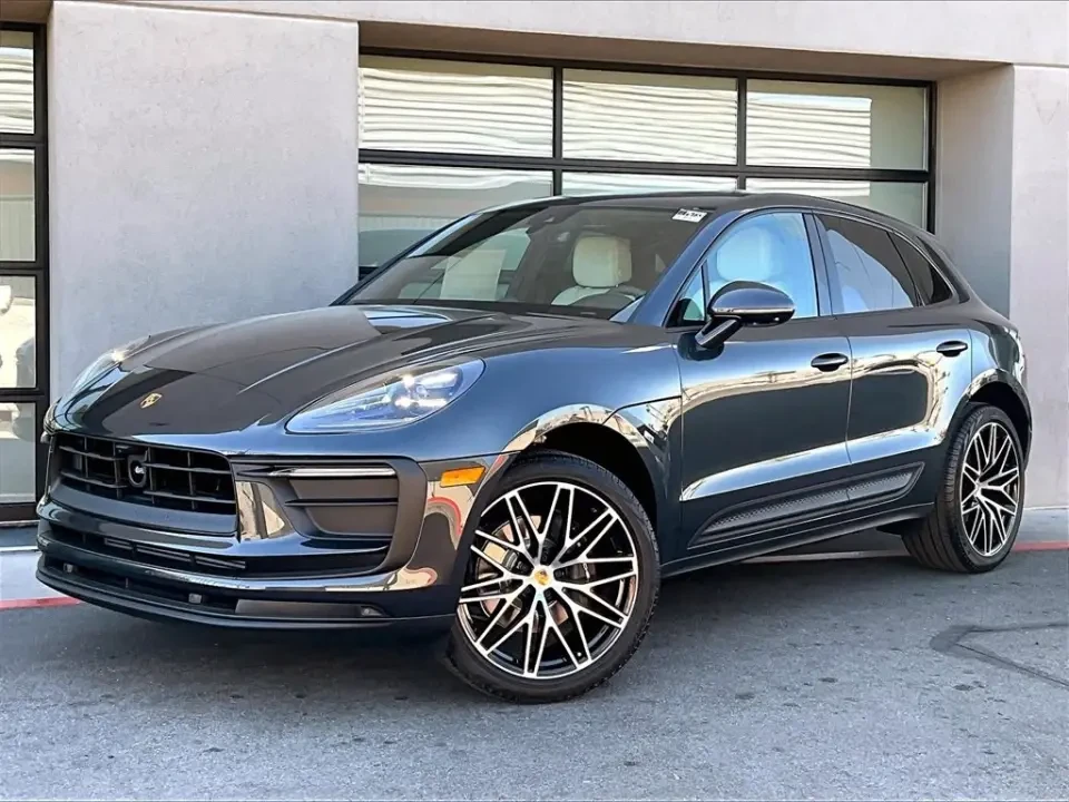 2024 Porsche Macan S - Image 12 of 13
