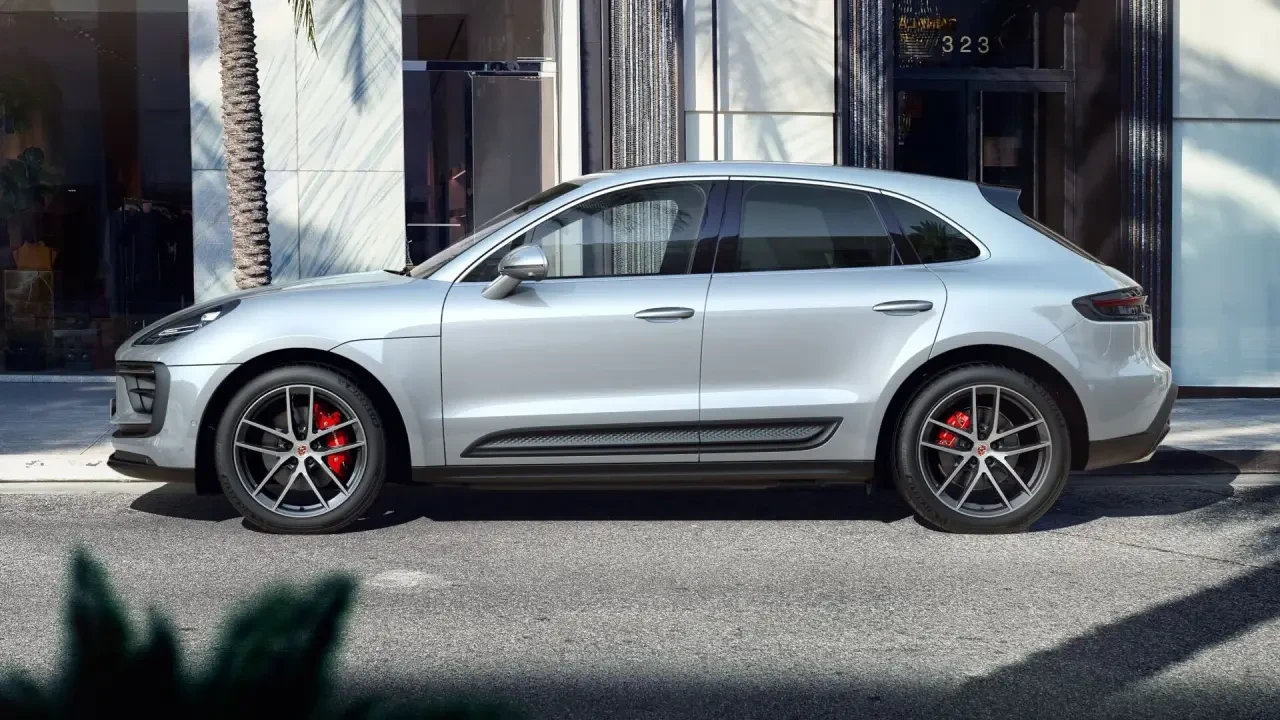 2024 Porsche Macan S - Image 2 of 6