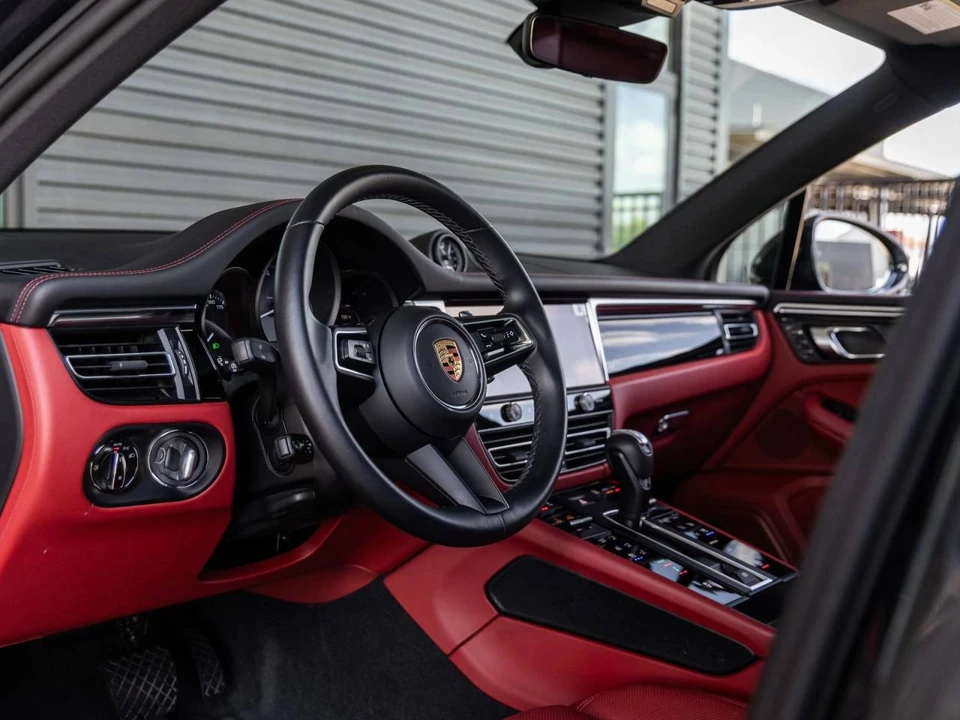 2024 Porsche Macan S - Image 4 of 5