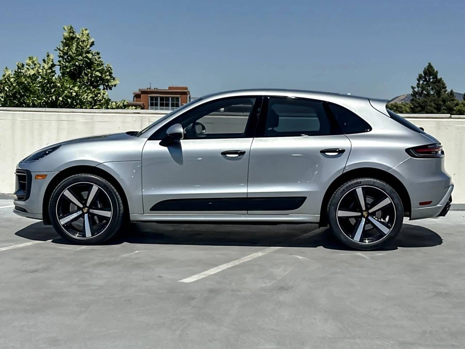2024 Porsche Macan S - Image 2 of 5