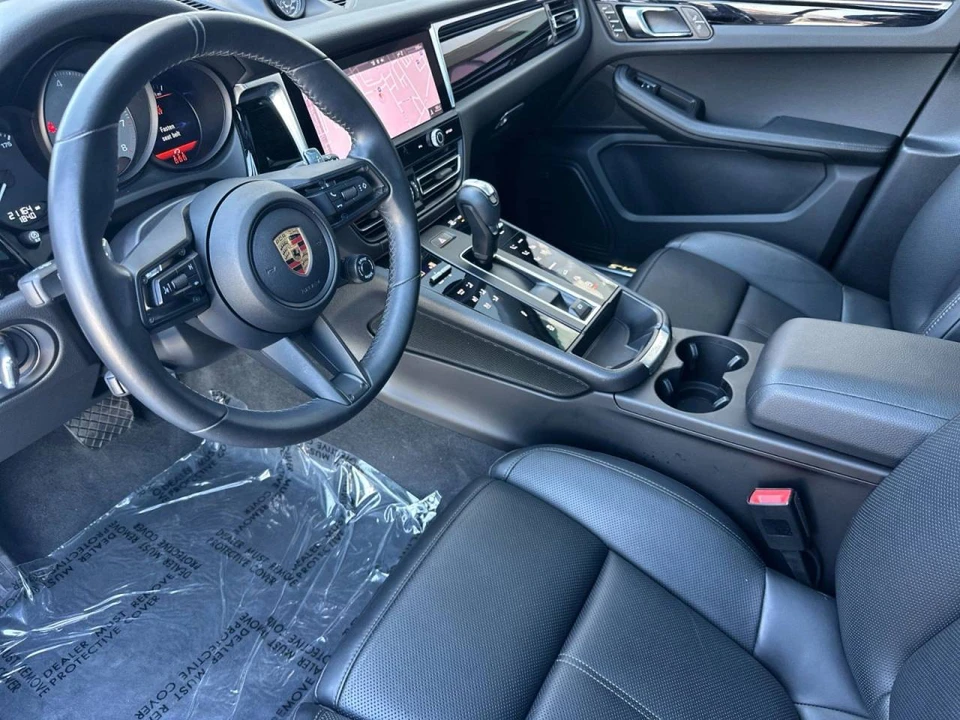 2024 Porsche Macan S - Image 4 of 5
