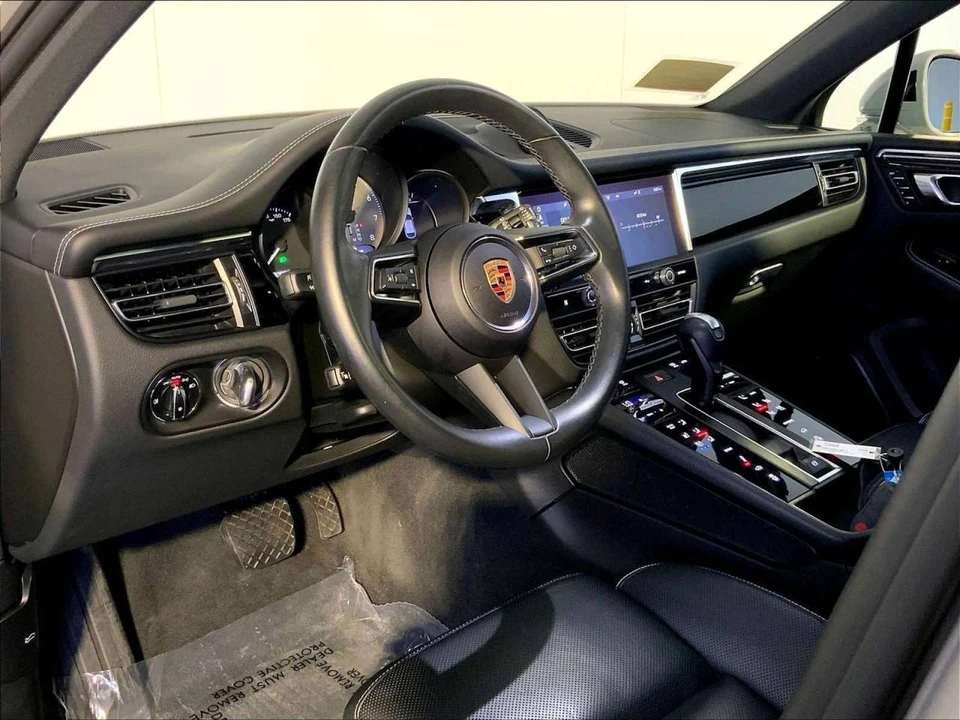2024 Porsche Macan S - Image 4 of 5