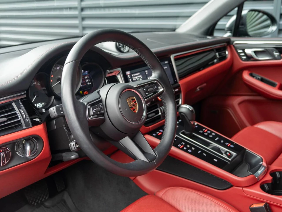 2024 Porsche Macan S - Image 4 of 5