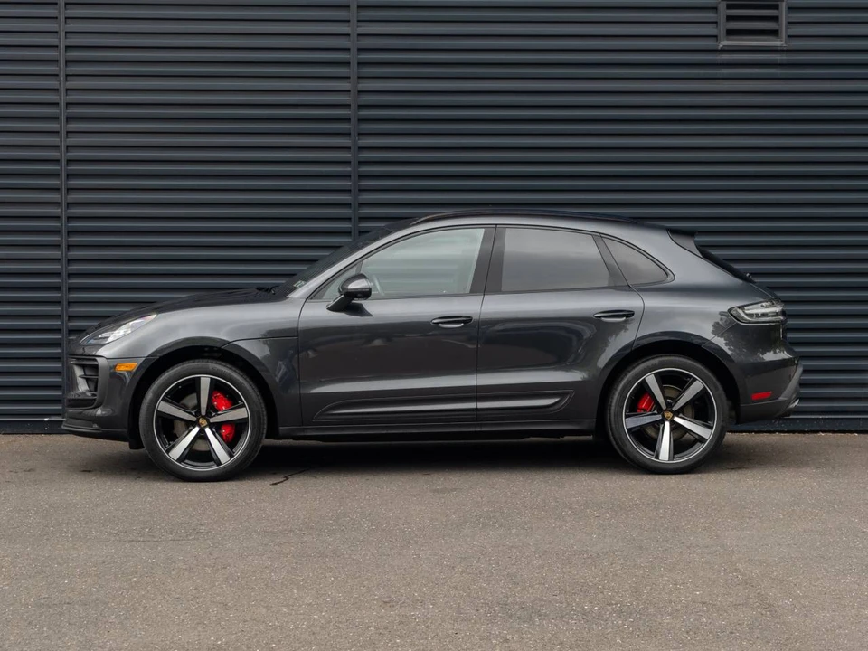2024 Porsche Macan S - Image 2 of 5
