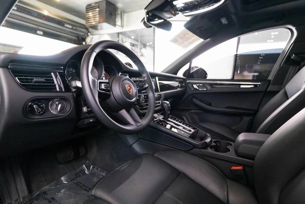 2024 Porsche Macan S - Image 4 of 5
