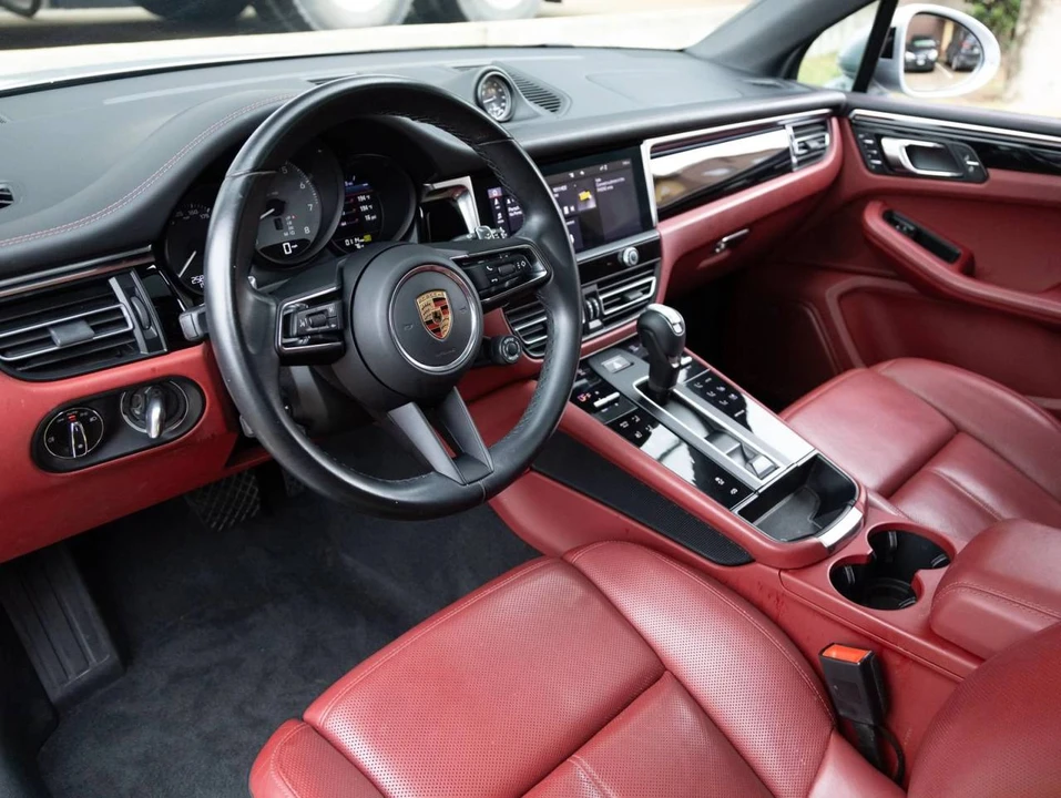 2024 Porsche Macan S - Image 3 of 5