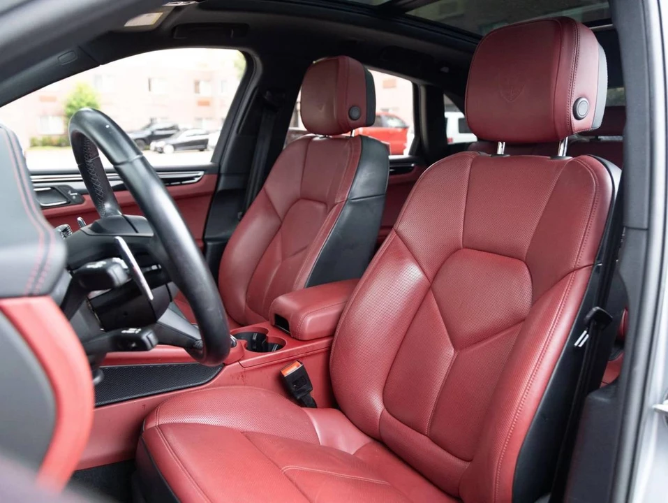 2024 Porsche Macan S - Image 4 of 5