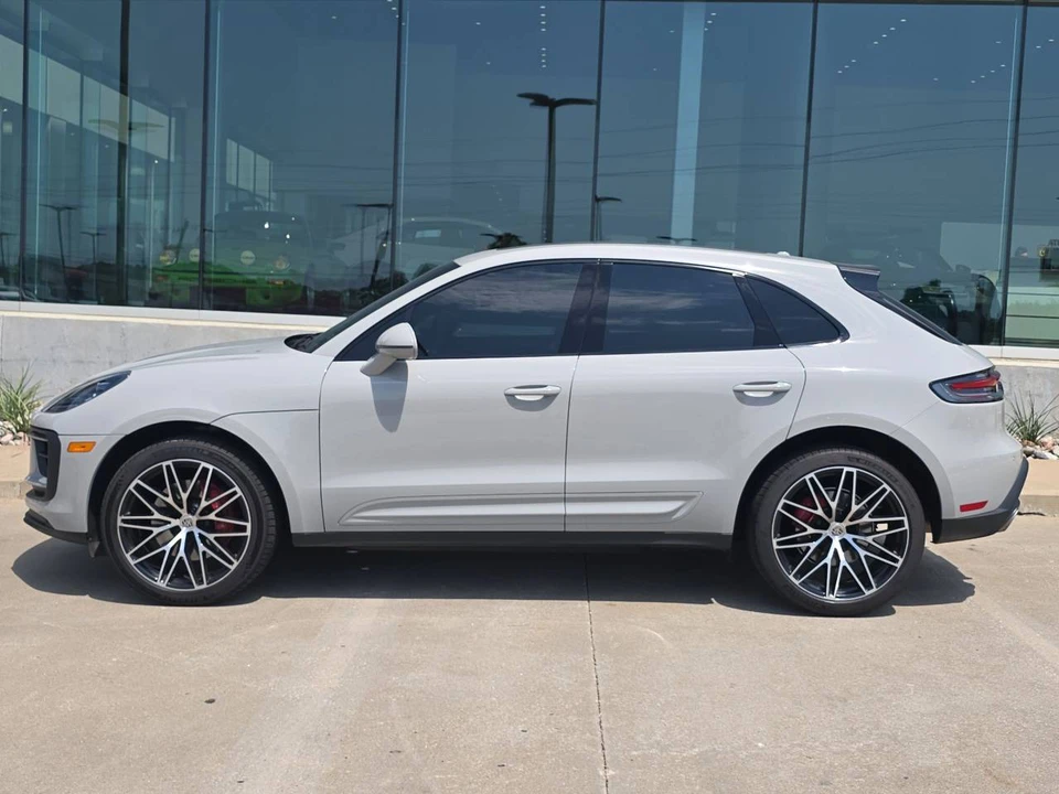 2024 Porsche Macan S - Image 2 of 5