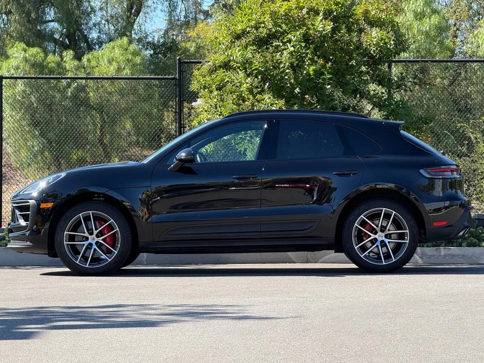 2024 Porsche Macan S - Image 2 of 5