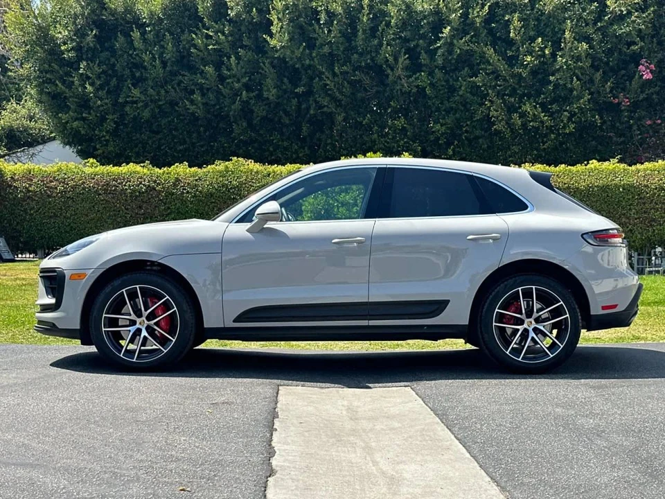 2024 Porsche Macan S - Image 2 of 5