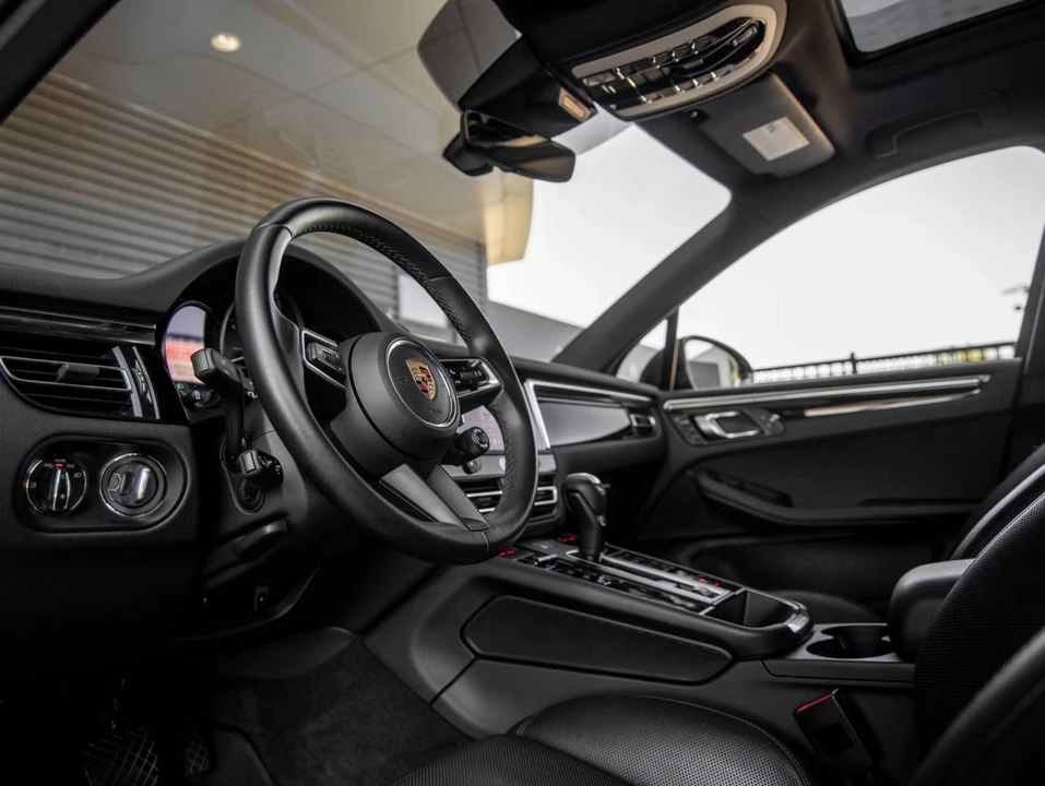 2024 Porsche Macan S - Image 4 of 5