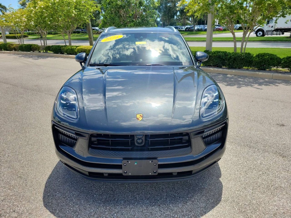 2024 Porsche Macan S - Image 2 of 5