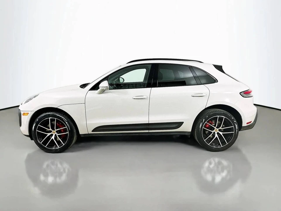 2024 Porsche Macan S - Image 2 of 5