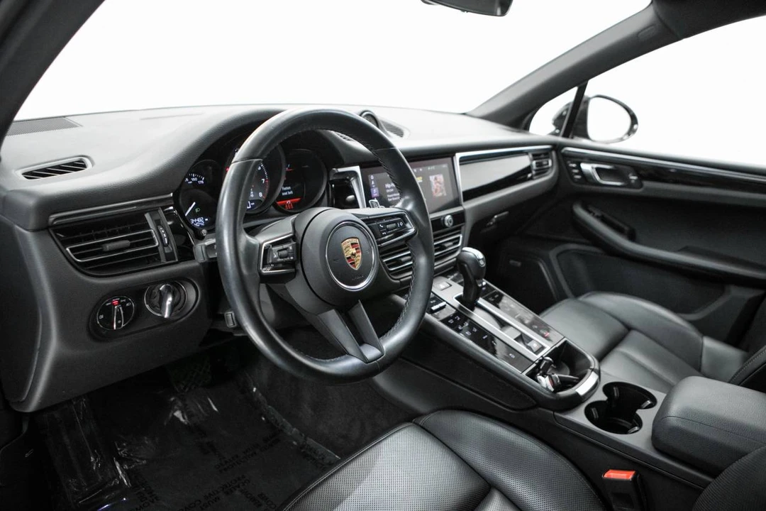 2024 Porsche Macan S - Image 4 of 5