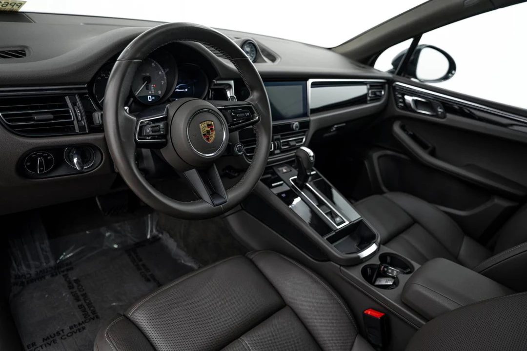2024 Porsche Macan S - Image 4 of 5