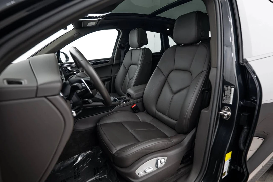 2024 Porsche Macan S - Image 5 of 5