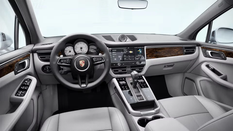 2024 Porsche Macan S - Image 27 of 31
