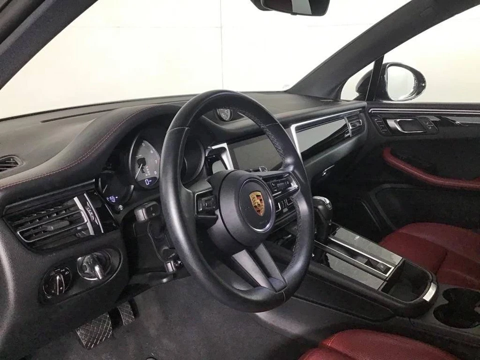 2024 Porsche Macan S - Image 4 of 5
