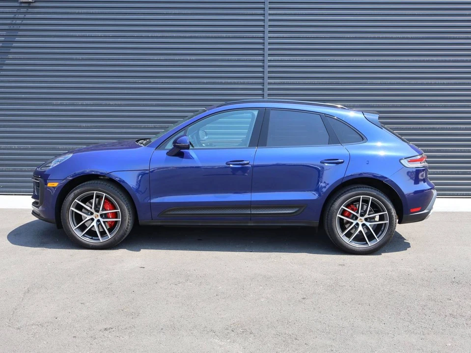 2024 Porsche Macan S - Image 2 of 5