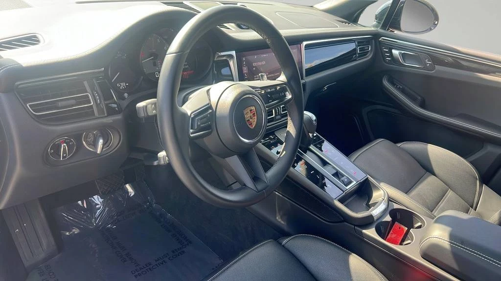 2024 Porsche Macan S - Image 4 of 5