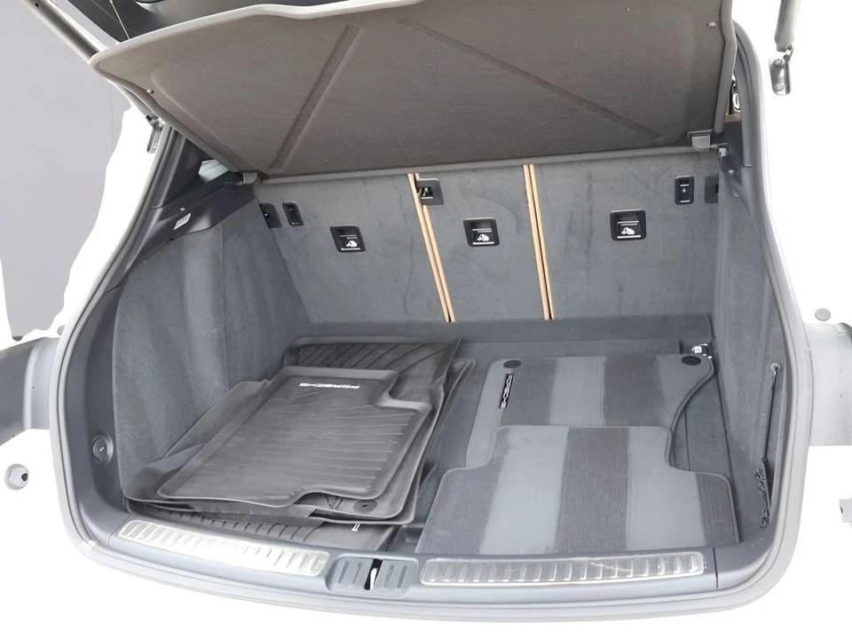 2024 Porsche Macan S - Image 17 of 20