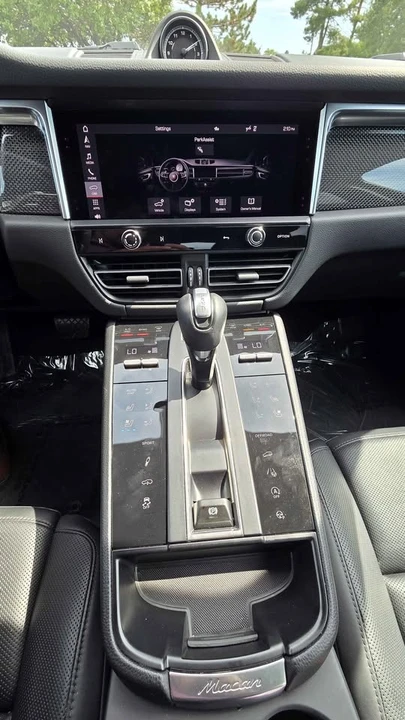 2024 Porsche Macan S - Image 6 of 9