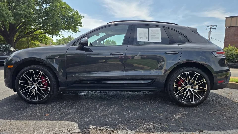 2024 Porsche Macan S - Image 2 of 9