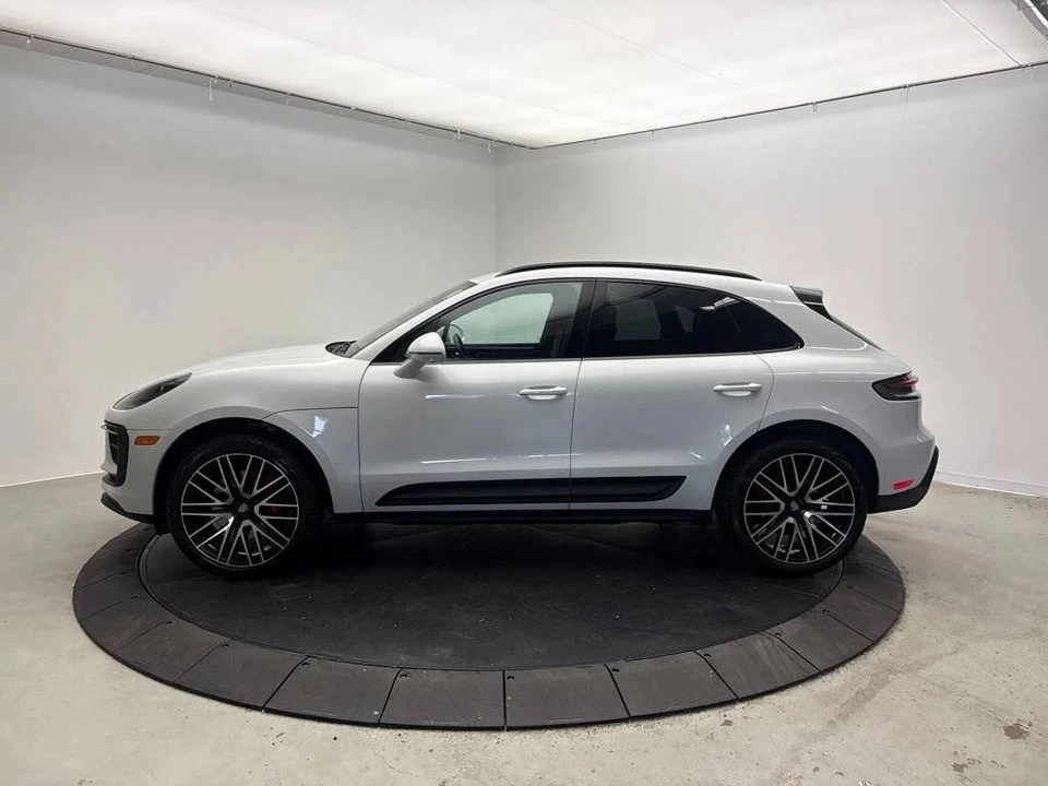 2024 Porsche Macan S - Image 2 of 4