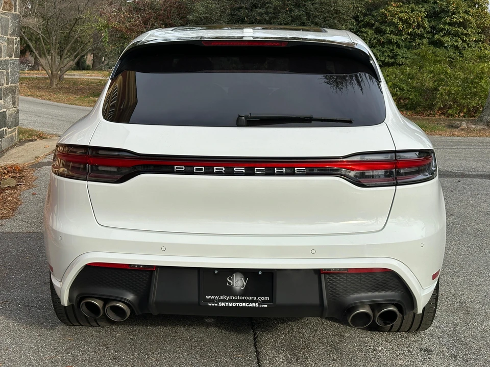 2024 Porsche Macan S - Image 9 of 31
