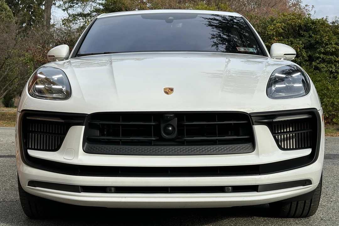 2024 Porsche Macan S - Image 2 of 31