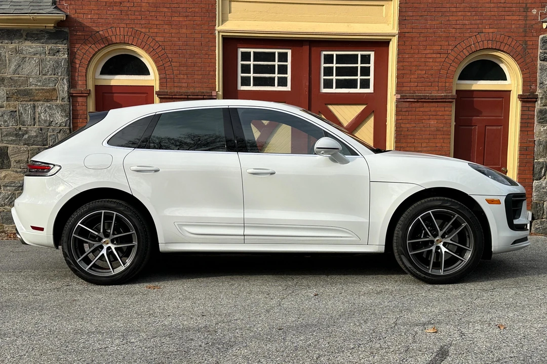 2024 Porsche Macan S - Image 3 of 31