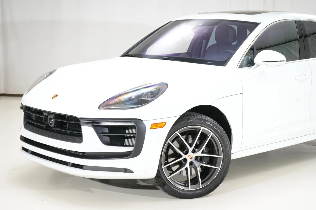 2024 Porsche Macan S - Image 27 of 31
