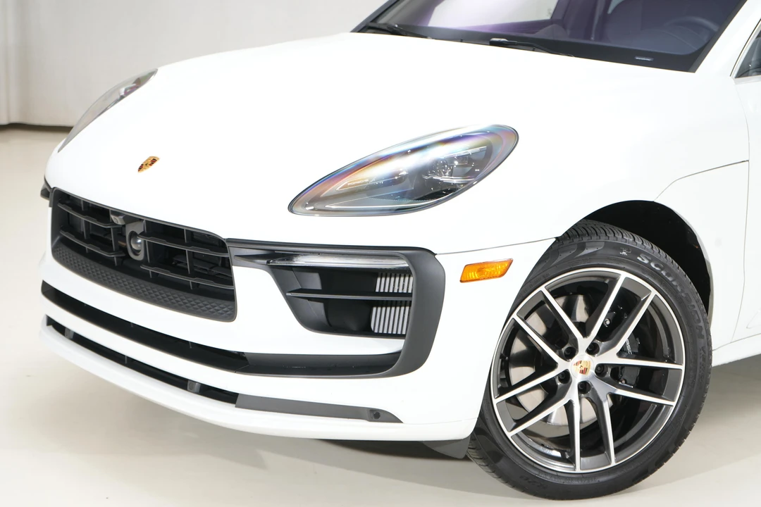 2024 Porsche Macan S - Image 28 of 31