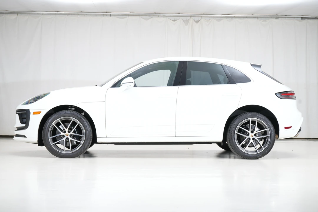 2024 Porsche Macan S - Image 16 of 31