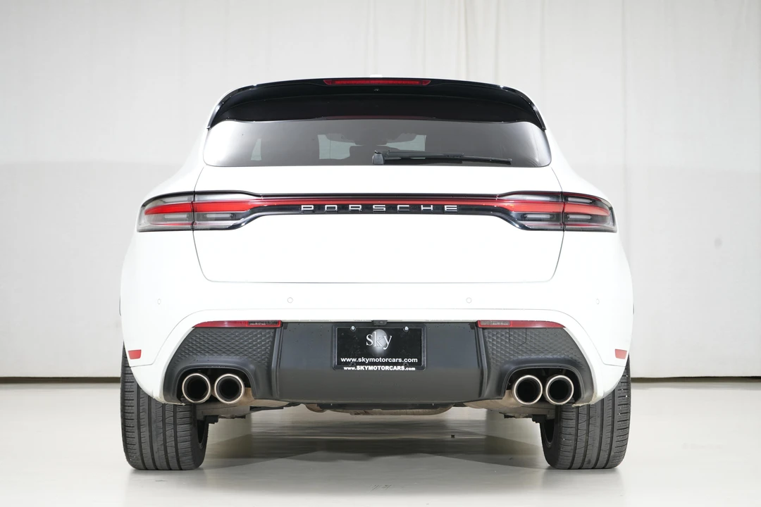 2024 Porsche Macan S - Image 18 of 31