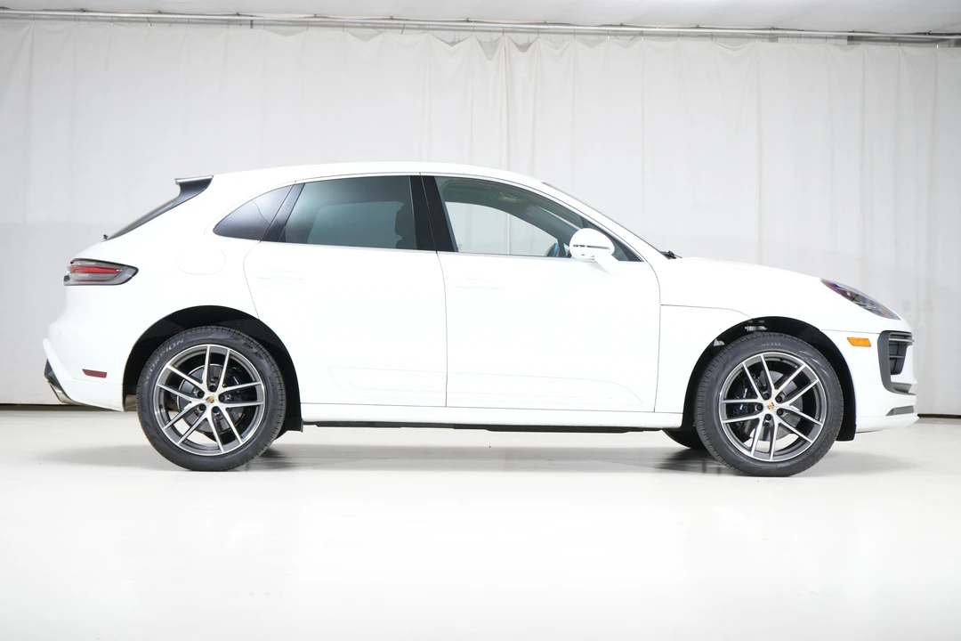 2024 Porsche Macan S - Image 20 of 31