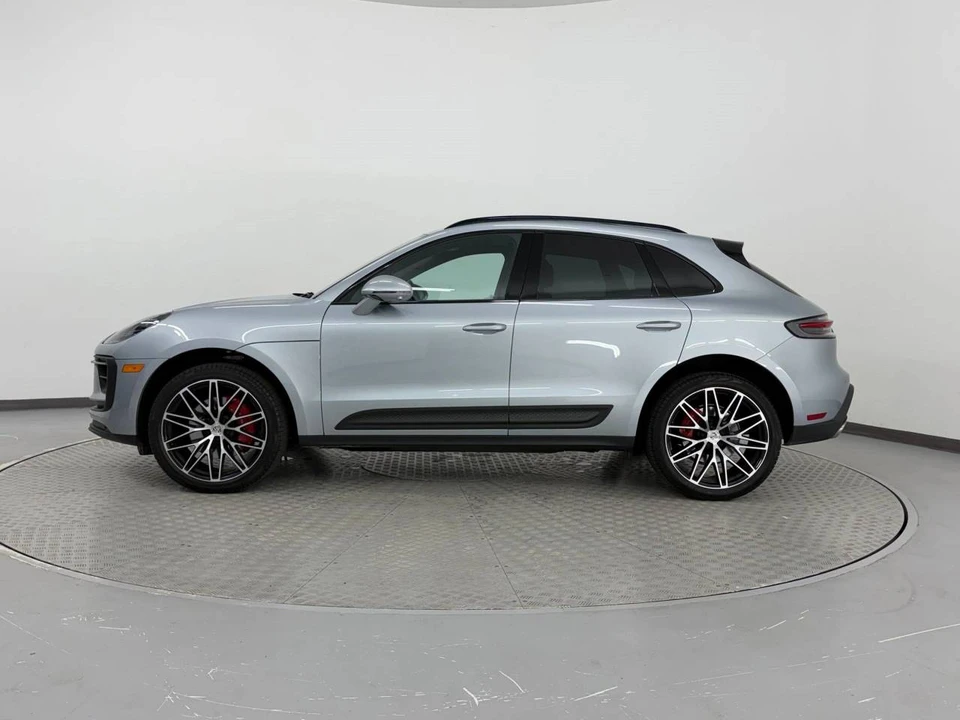 2024 Porsche Macan S - Image 2 of 4