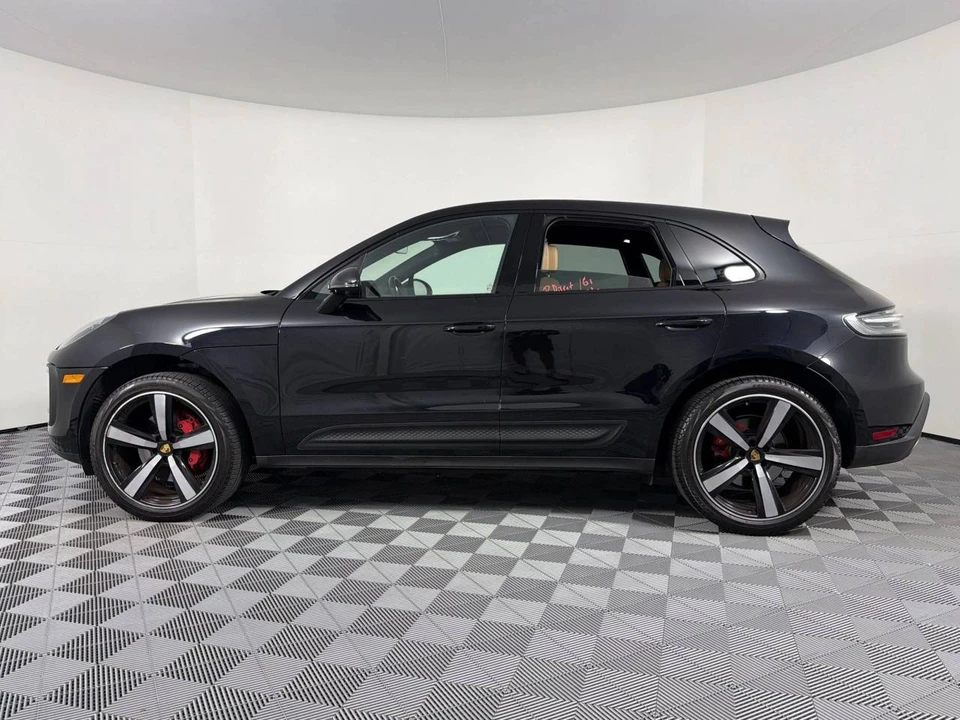 2024 Porsche Macan S - Image 2 of 4