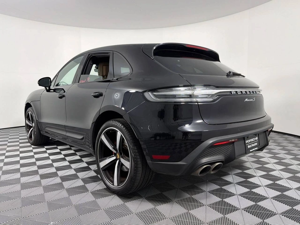 2024 Porsche Macan S - Image 3 of 4