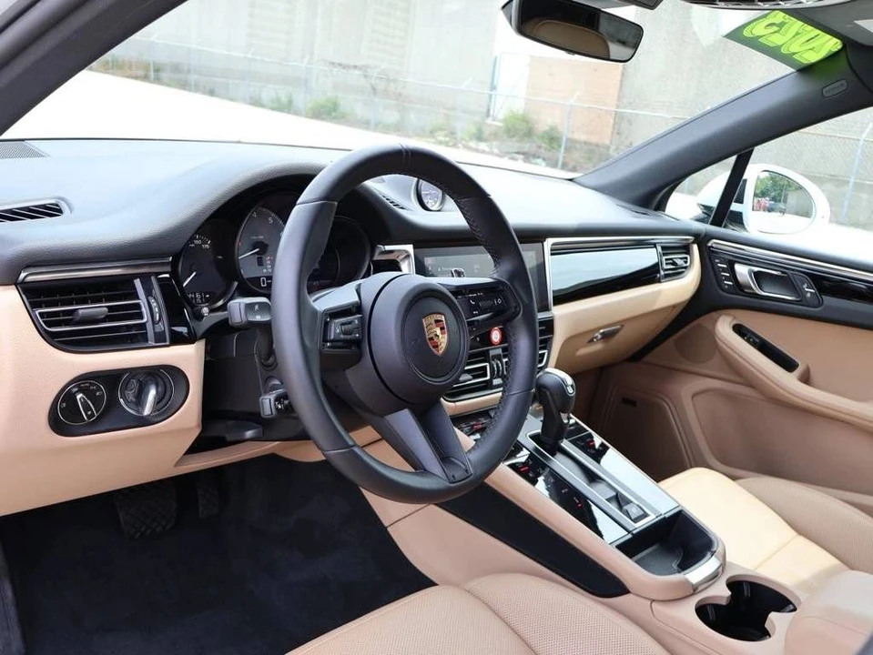 2024 Porsche Macan S - Image 4 of 4