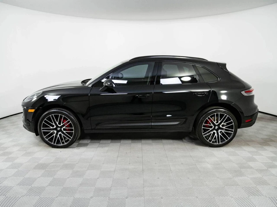 2024 Porsche Macan S - Image 2 of 4