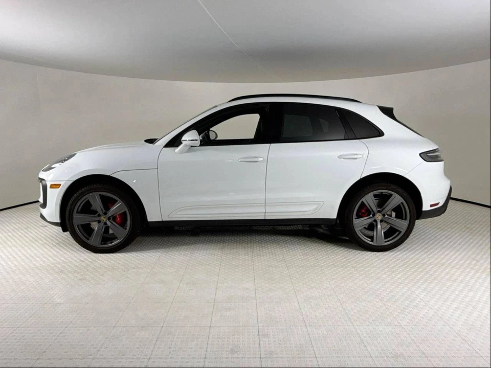 2024 Porsche Macan S - Image 2 of 4