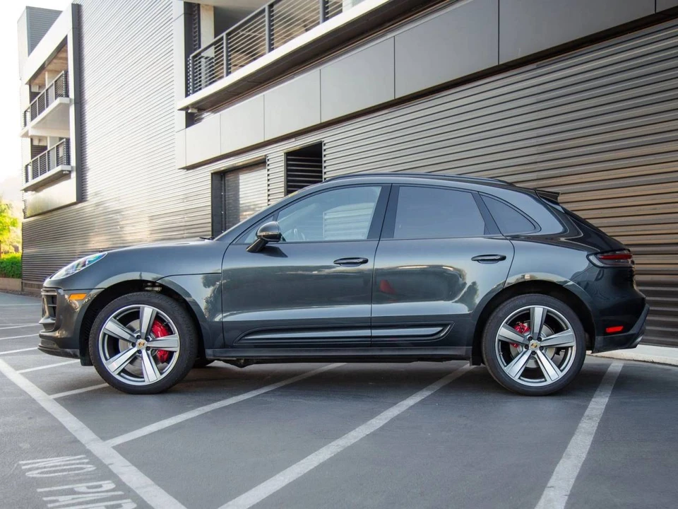 2024 Porsche Macan S - Image 2 of 4