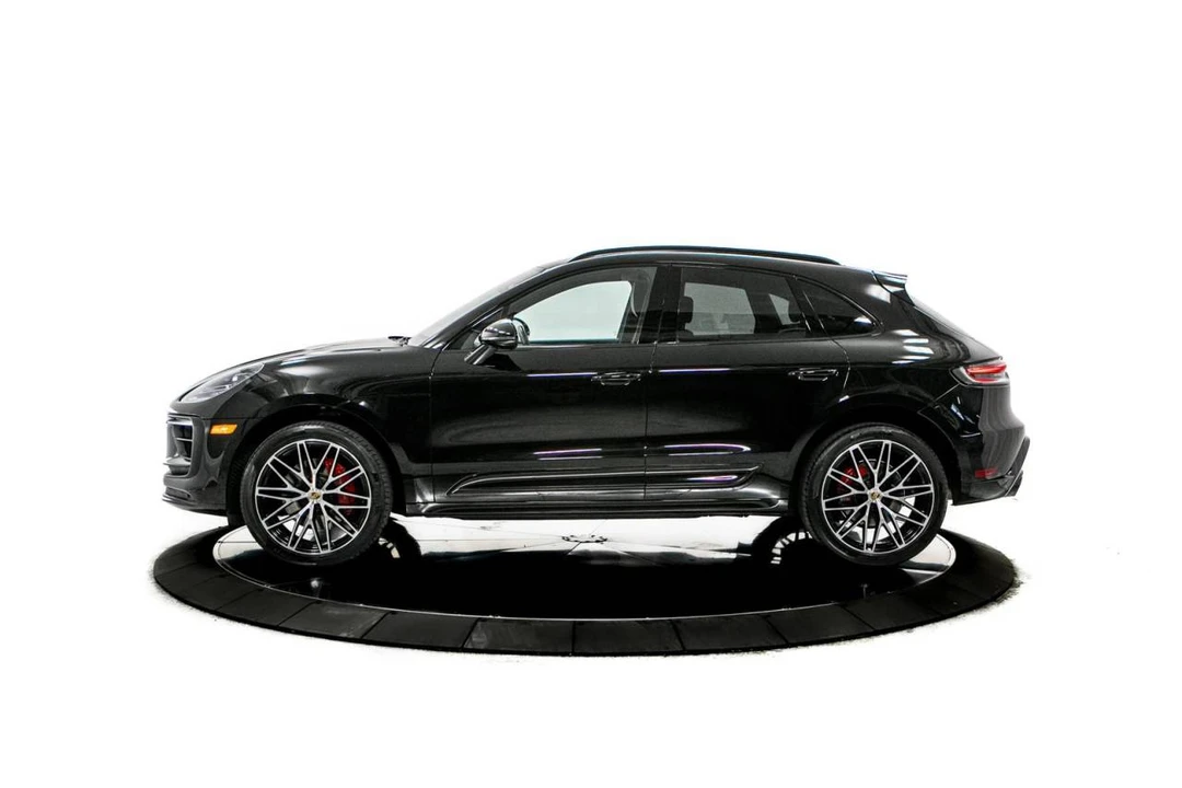 2024 Porsche Macan S - Image 2 of 4